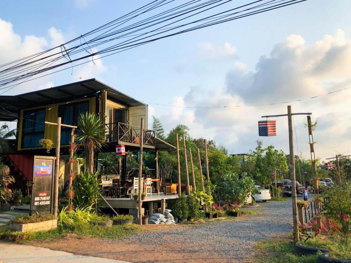Beach Box Resort At Rimlay Rayong Extérieur photo