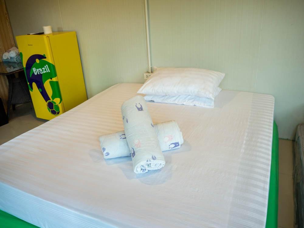 Beach Box Resort At Rimlay Rayong Extérieur photo