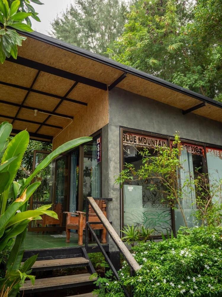 Beach Box Resort At Rimlay Rayong Extérieur photo