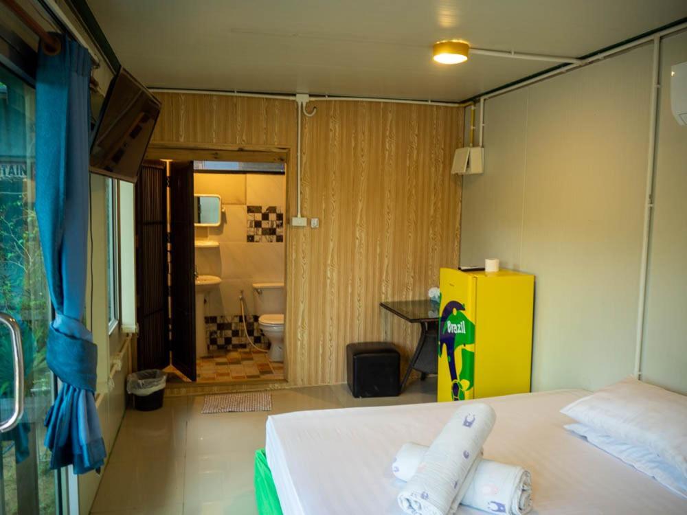 Beach Box Resort At Rimlay Rayong Extérieur photo