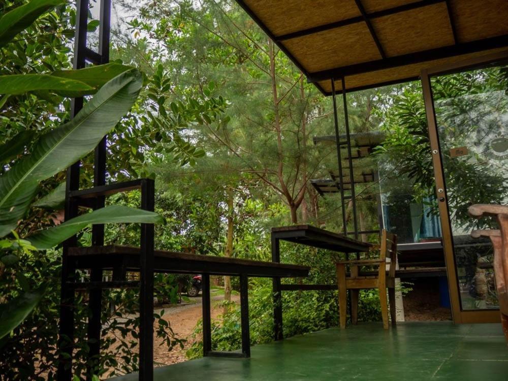 Beach Box Resort At Rimlay Rayong Extérieur photo