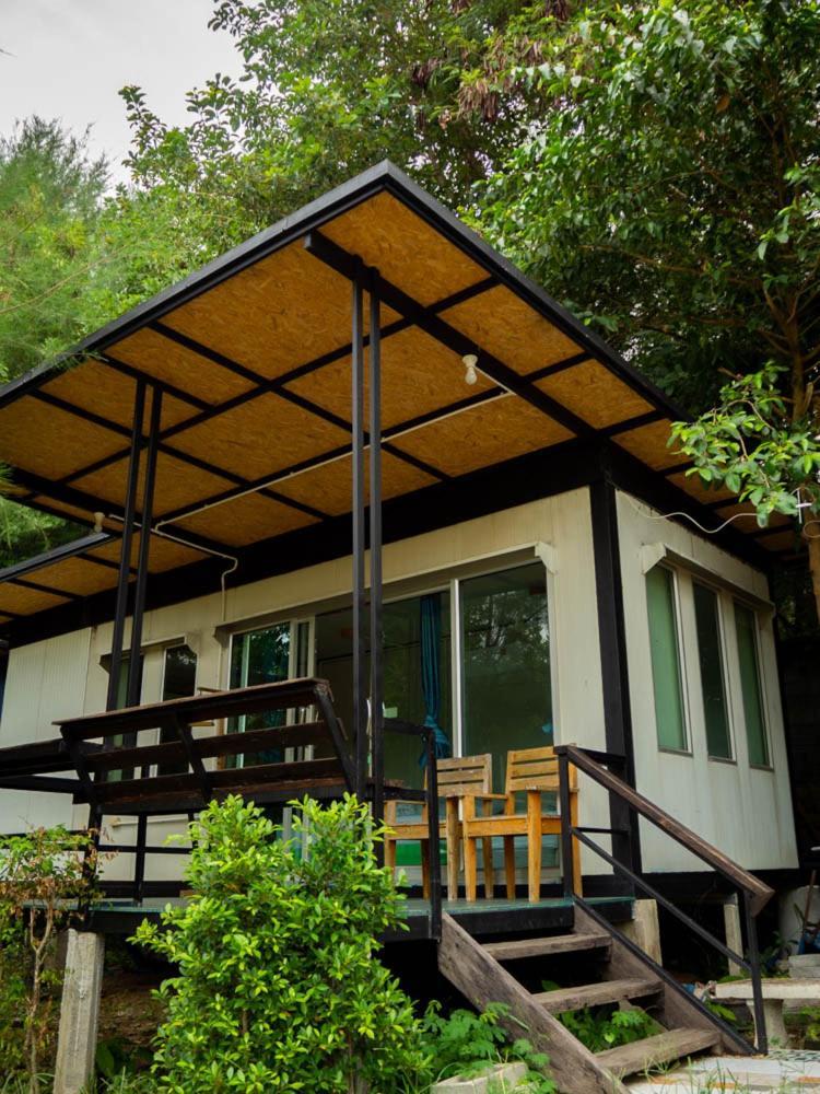 Beach Box Resort At Rimlay Rayong Extérieur photo