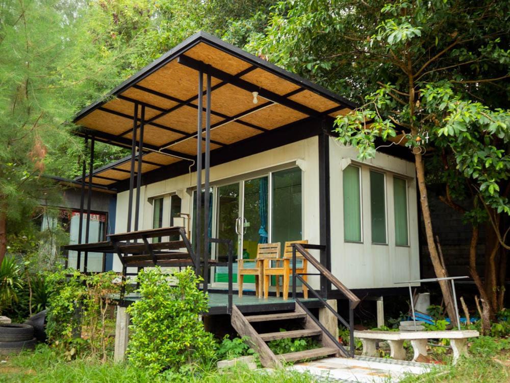 Beach Box Resort At Rimlay Rayong Extérieur photo