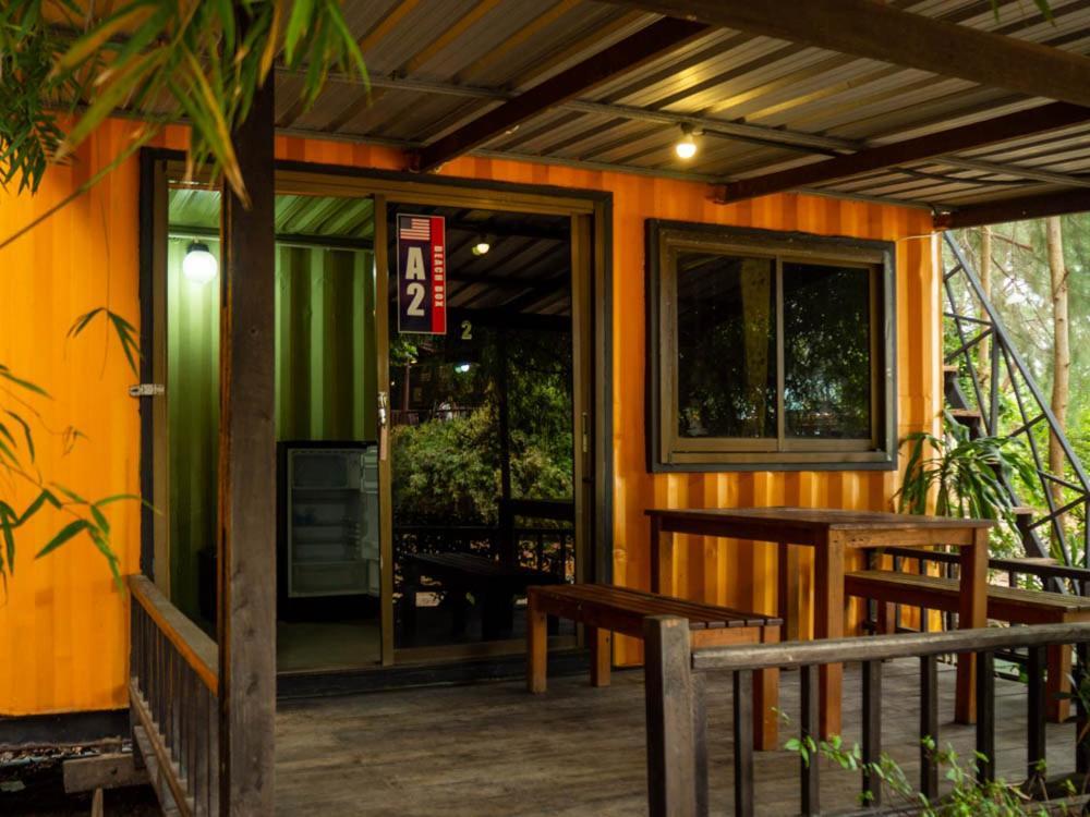 Beach Box Resort At Rimlay Rayong Extérieur photo